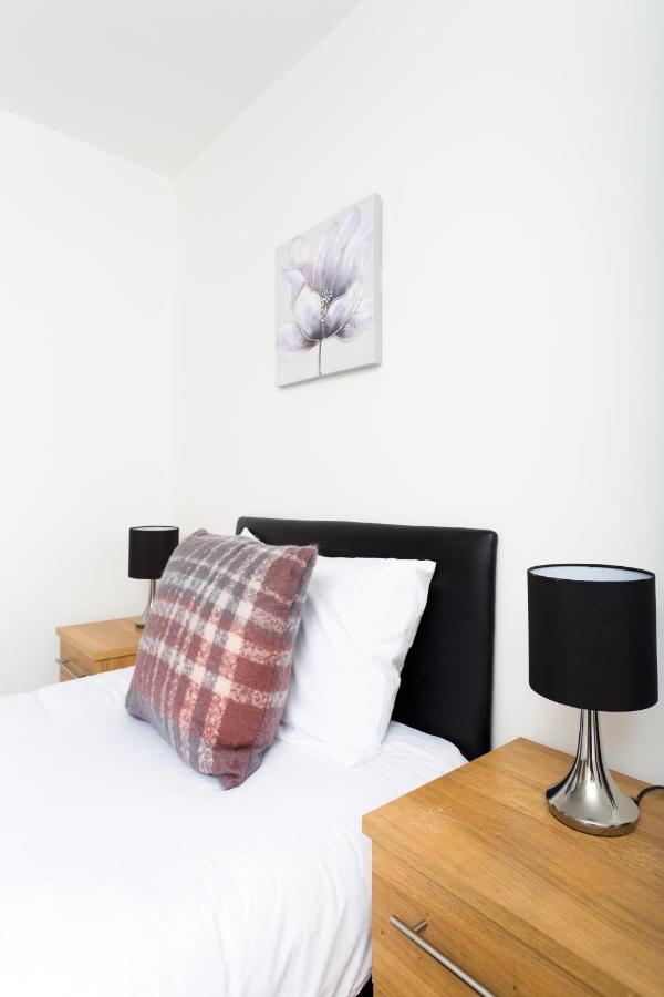 Absolute Stays On Essex - Chinatown - Hippodrome - Alexandra Theatre - Bull Ring - The Rep - B'Ham Intl Airport - Free Wifi - Free Parking - Contractors - Corporates Birmingham Esterno foto