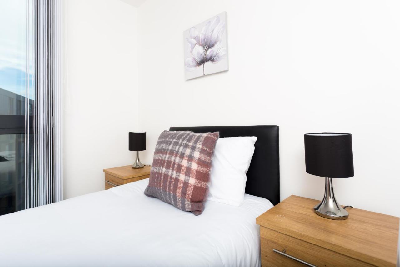 Absolute Stays On Essex - Chinatown - Hippodrome - Alexandra Theatre - Bull Ring - The Rep - B'Ham Intl Airport - Free Wifi - Free Parking - Contractors - Corporates Birmingham Esterno foto