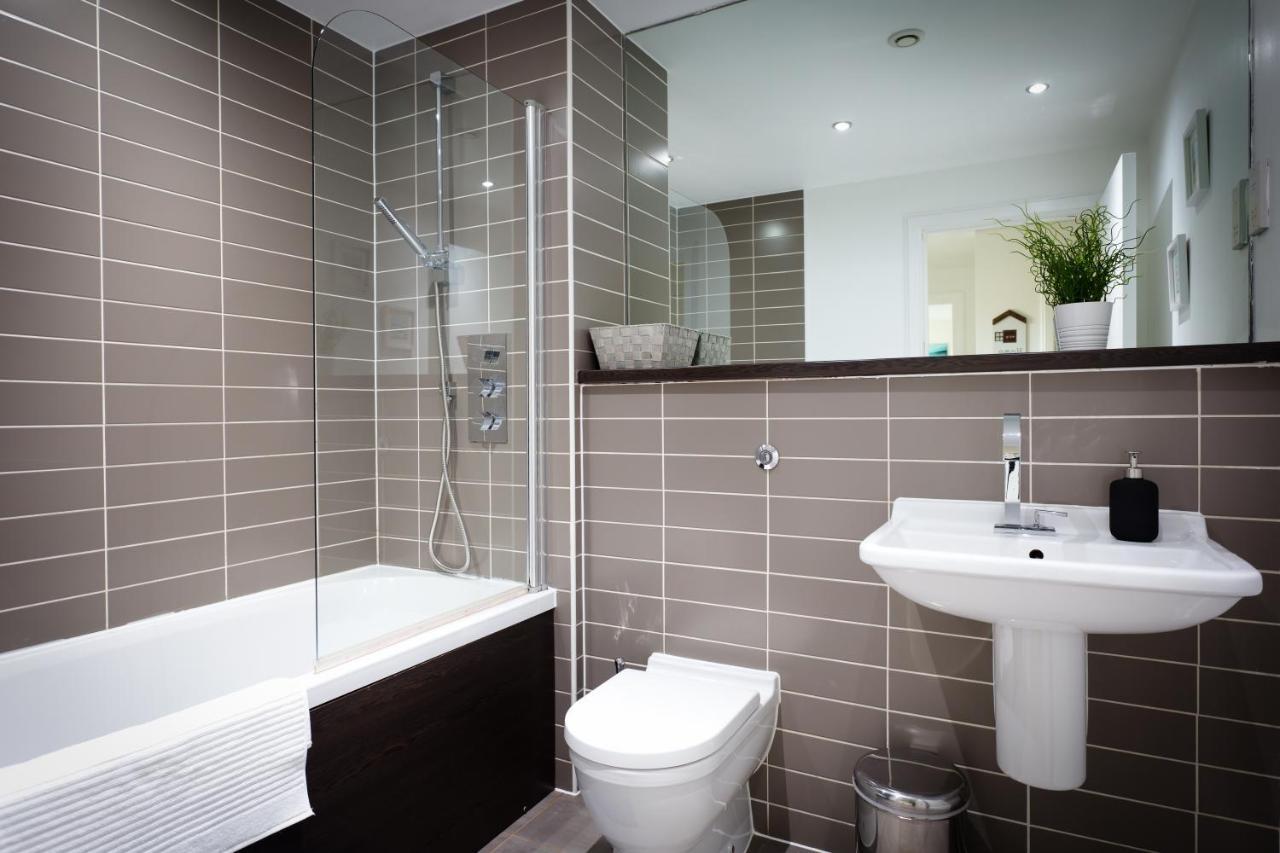 Absolute Stays On Essex - Chinatown - Hippodrome - Alexandra Theatre - Bull Ring - The Rep - B'Ham Intl Airport - Free Wifi - Free Parking - Contractors - Corporates Birmingham Esterno foto